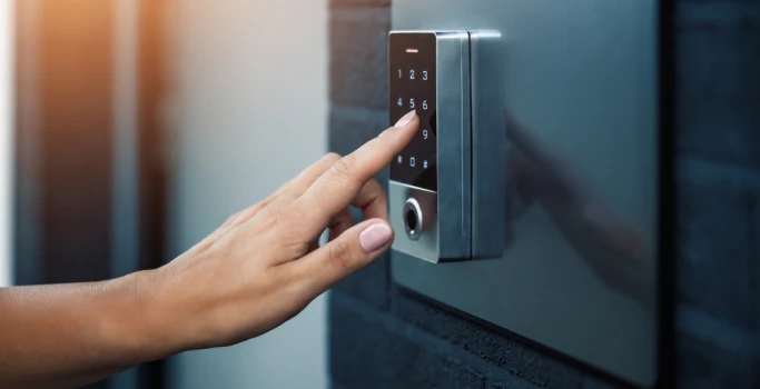 Open Control Installation Porte Automatique Cannes Des Solutions Adaptees A Vos Besoins