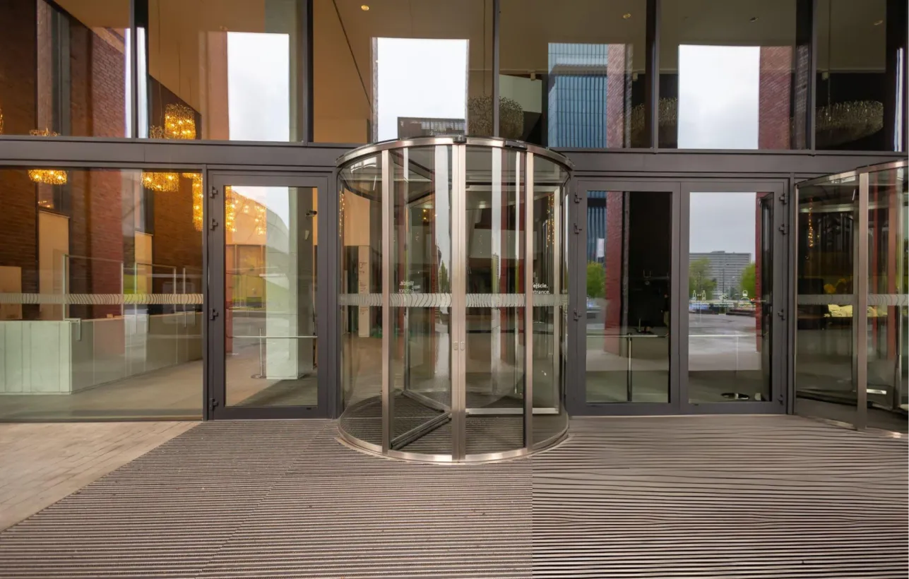 Open Control Installation Porte Automatique Cannes Portes Cintrees 2