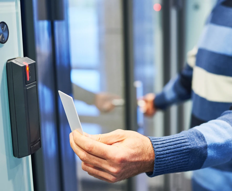 Open Control Installation Porte Automatique Cannes Badges Systeme De Securite Pour Portes Automatiques