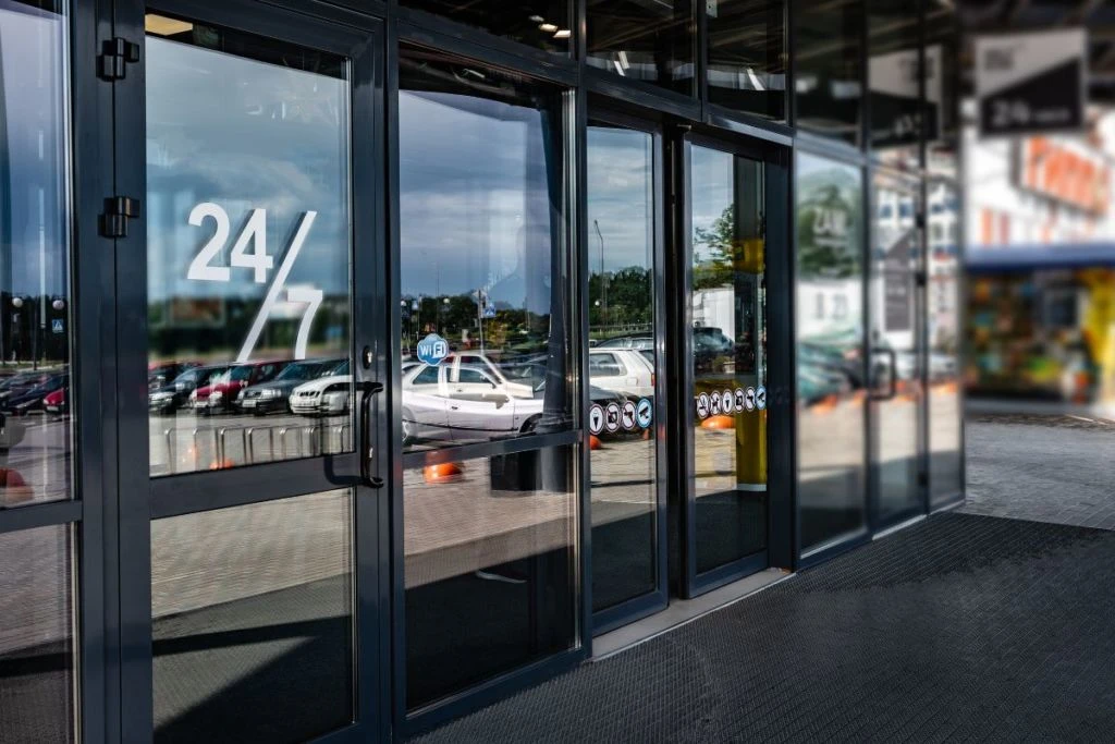 Open Control Installation Porte Automatique Cannes Faites Des Economies Denergie Optez Pour Les Portes Automatiques Open Control Cannes Nice