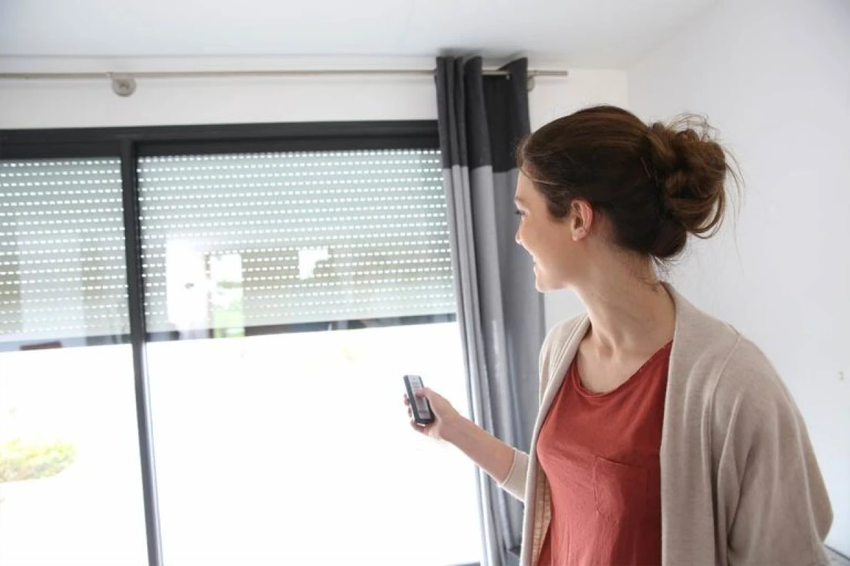 Open Control Installation Porte Automatique Cannes Gardez Le Controle Avec La Domotique